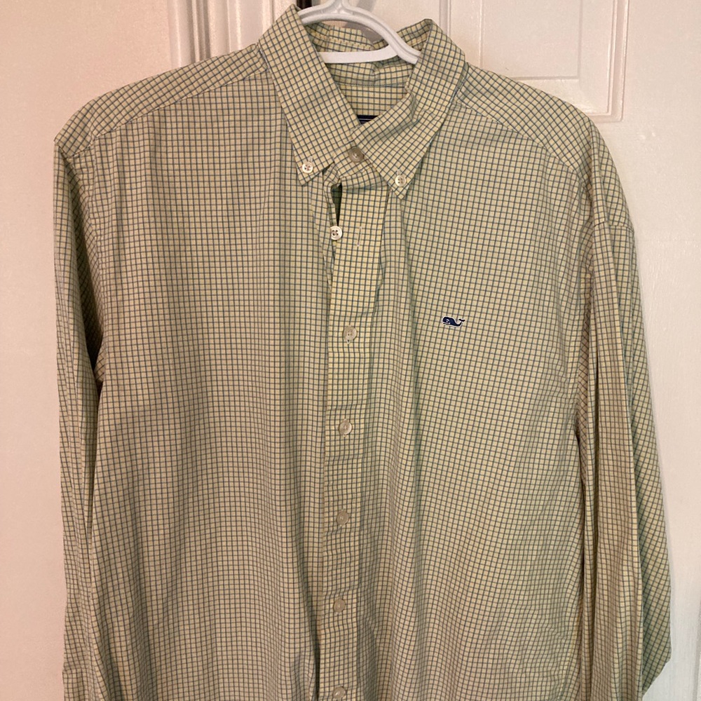 Vineyard Vines Button Down Medium - image 1